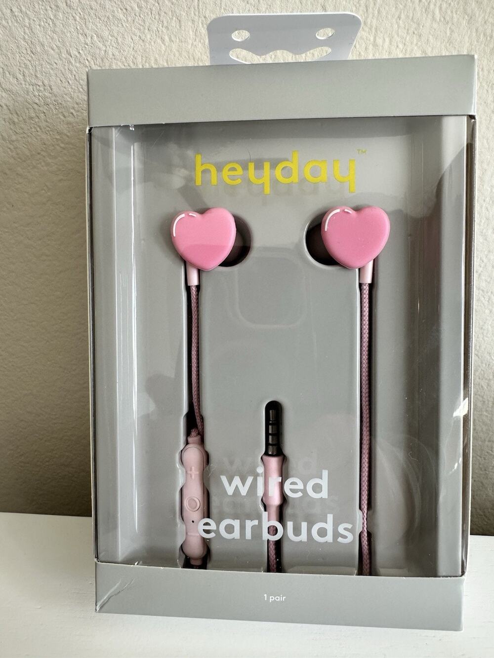 Heyday Pink Wired Earbuds with Microphone & Remote 3.5mm Aux New Valentines